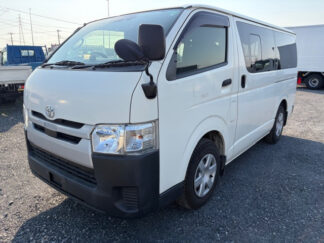 トヨタ ハイエースレジアス